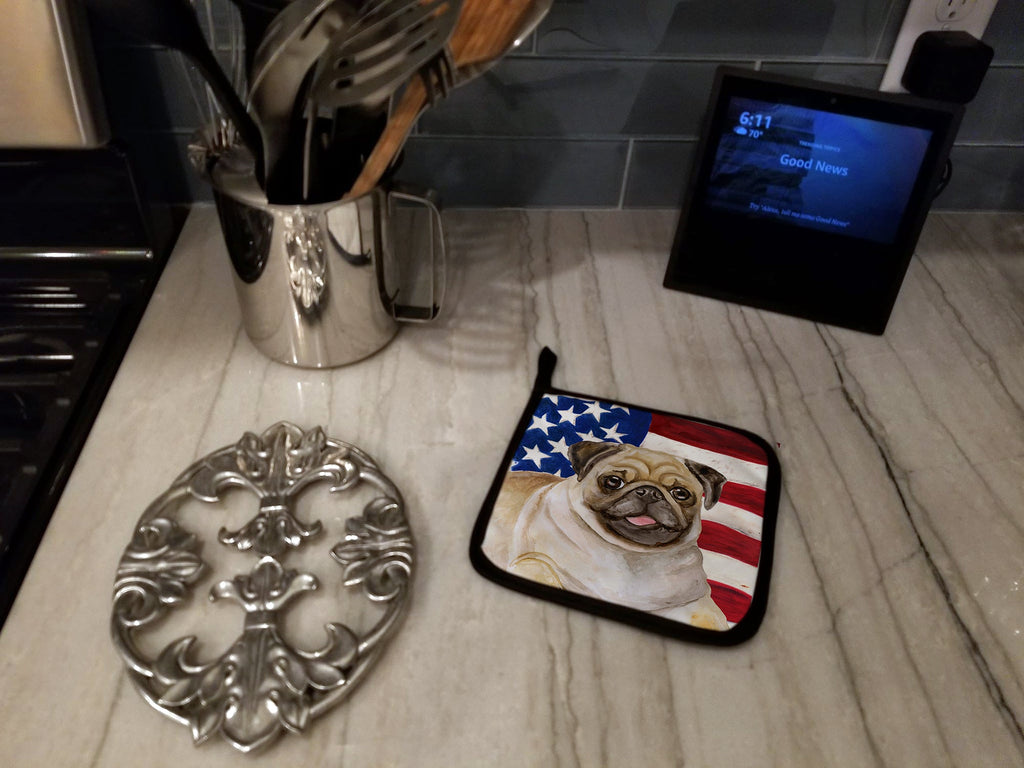 Fawn Pug Patriotic Pot Holder Set of 2 Heat Resistant Quilted Hot Pads 7.5 x 7.5 Inch, Insulated Kitchen Trivets for Cooking & Baking