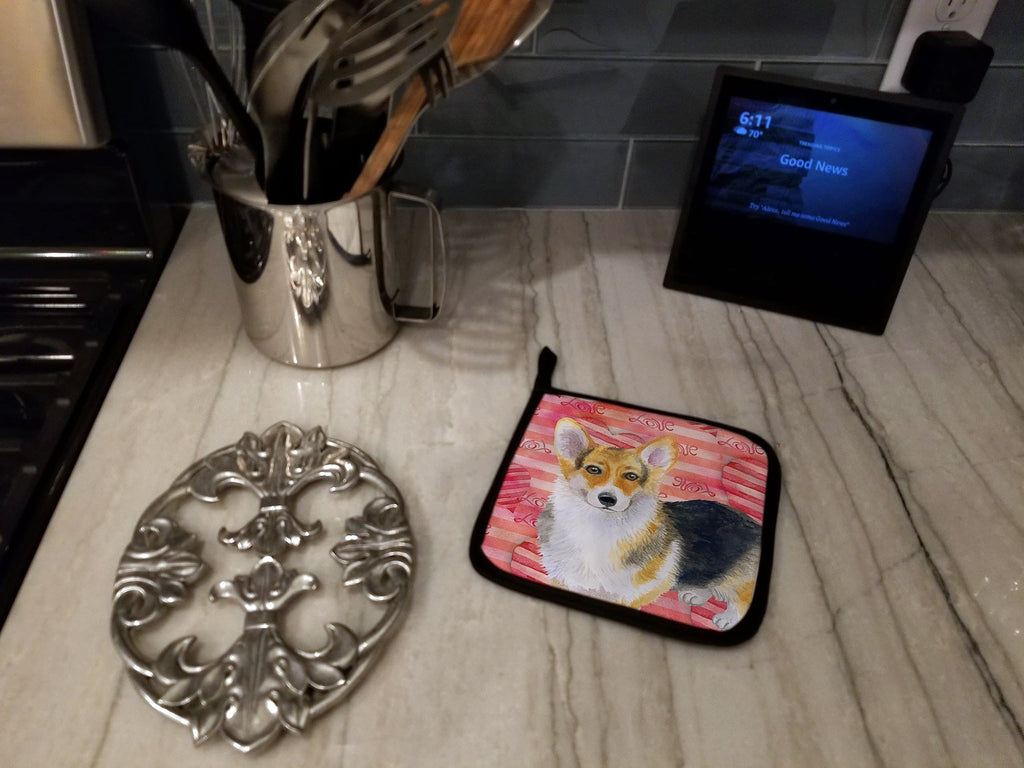 Pembroke Corgi Love Pot Holder Set of 2 Heat Resistant Quilted Hot Pads 7.5 x 7.5 Inch, Insulated Kitchen Trivets for Cooking & Baking