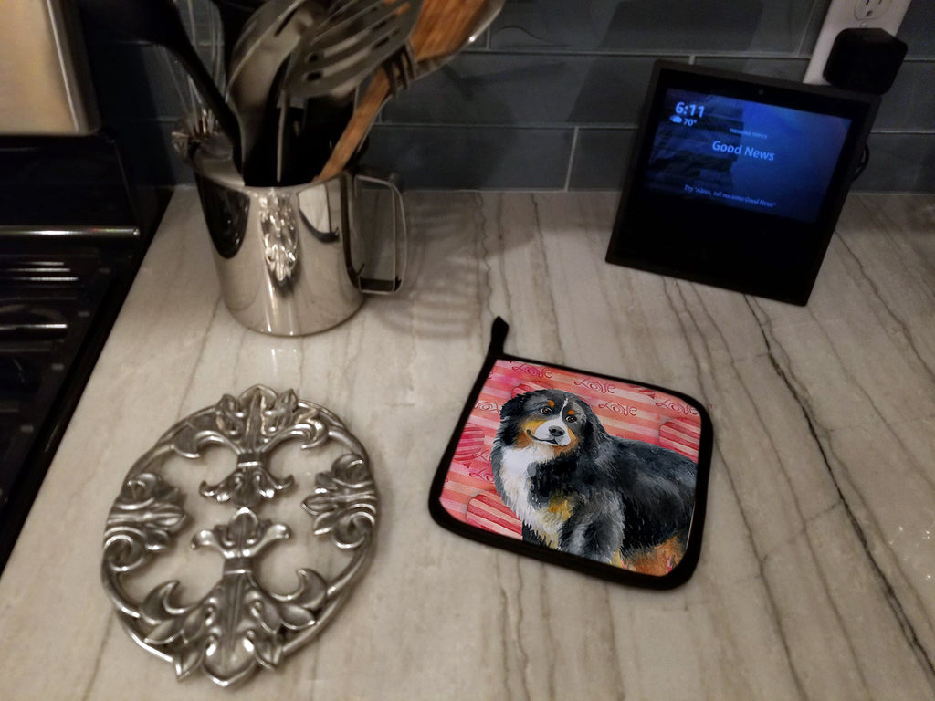 Bernese Mountain Dog Love Pot Holder Set of 2 Heat Resistant Quilted Hot Pads 7.5 x 7.5 Inch, Insulated Kitchen Trivets for Cooking & Baking