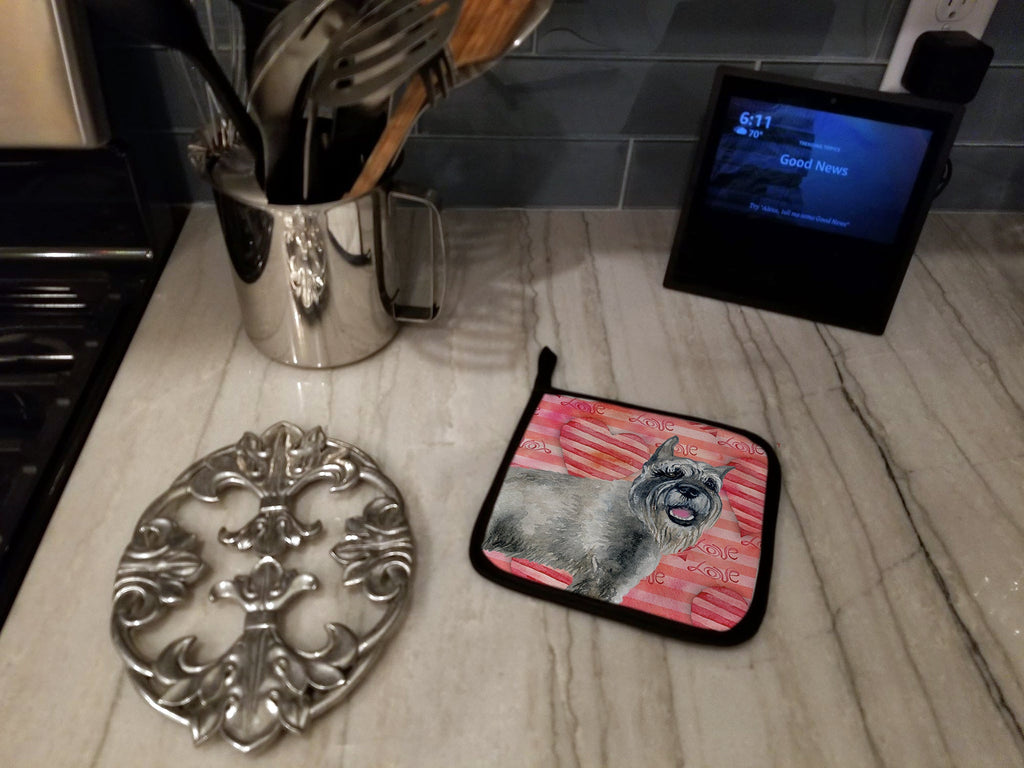 Schnauzer Love Pot Holder Set of 2 Heat Resistant Quilted Hot Pads 7.5 x 7.5 Inch, Insulated Kitchen Trivets for Cooking & Baking