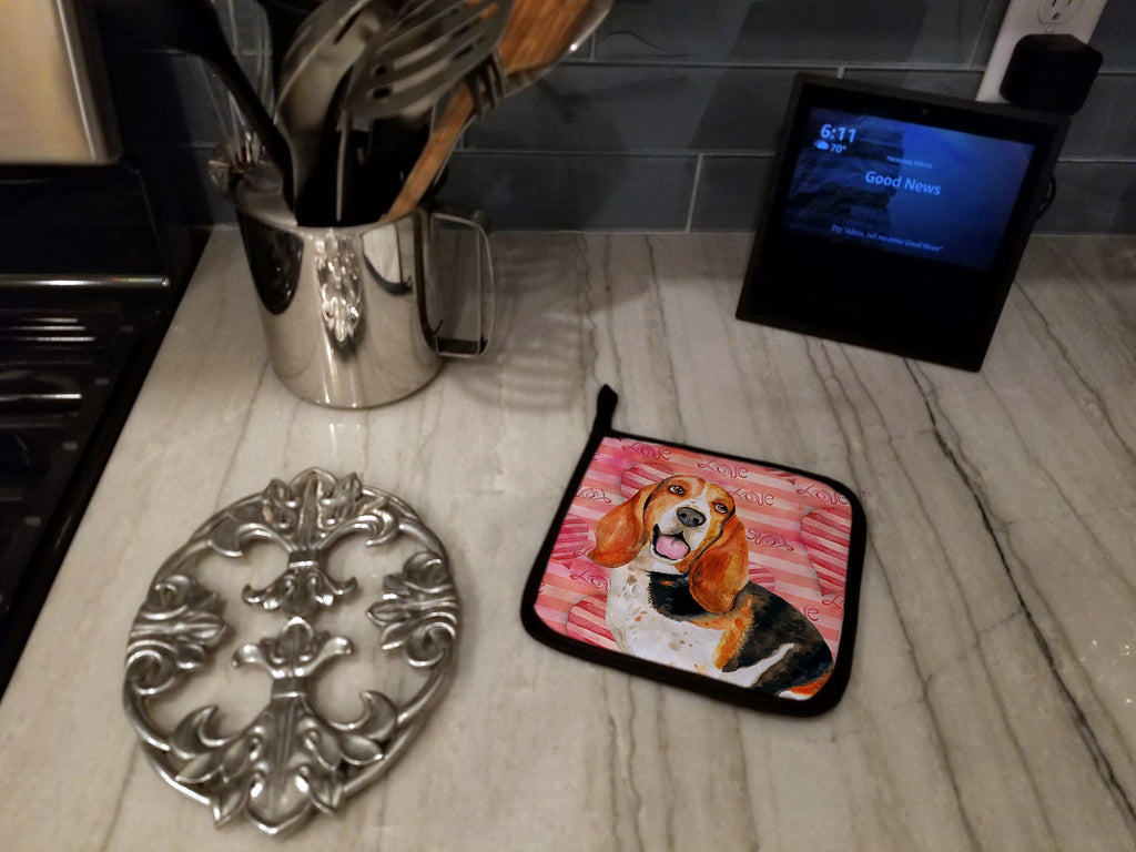 Basset Hound Love Pot Holder Set of 2 Heat Resistant Quilted Hot Pads 7.5 x 7.5 Inch, Insulated Kitchen Trivets for Cooking & Baking