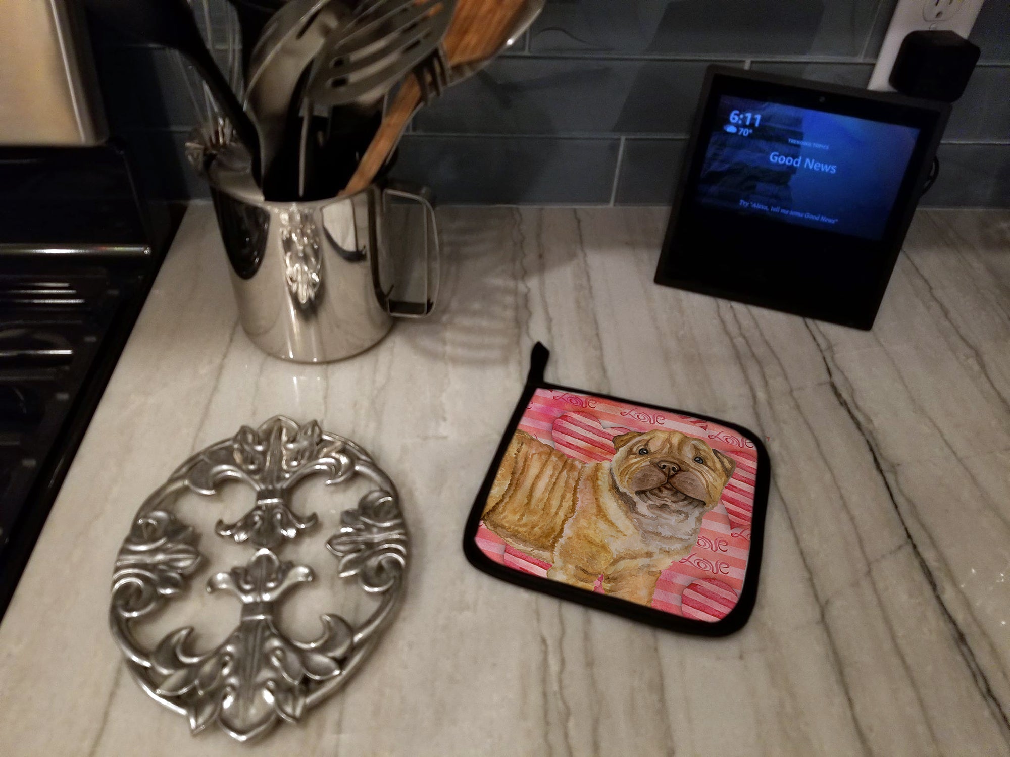 Shar Pei Puppy Love Pot Holder Set of 2 Heat Resistant Quilted Hot Pads 7.5 x 7.5 Inch, Insulated Kitchen Trivets for Cooking & Baking