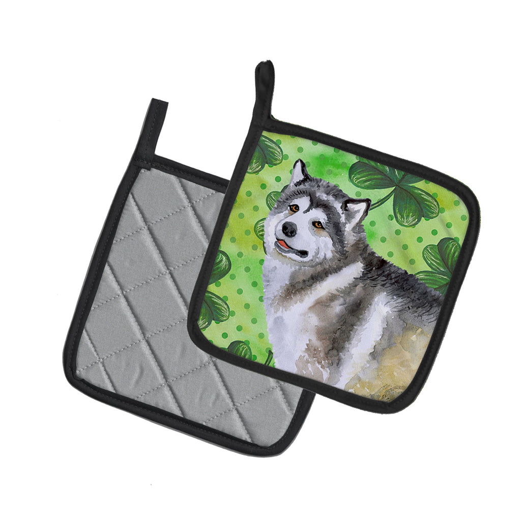 Alaskan Malamute St Patrick's Pot Holder Set of 2 Heat Resistant Quilted Hot Pads 7.5 x 7.5 Inch, Insulated Kitchen Trivets for Cooking & Baking