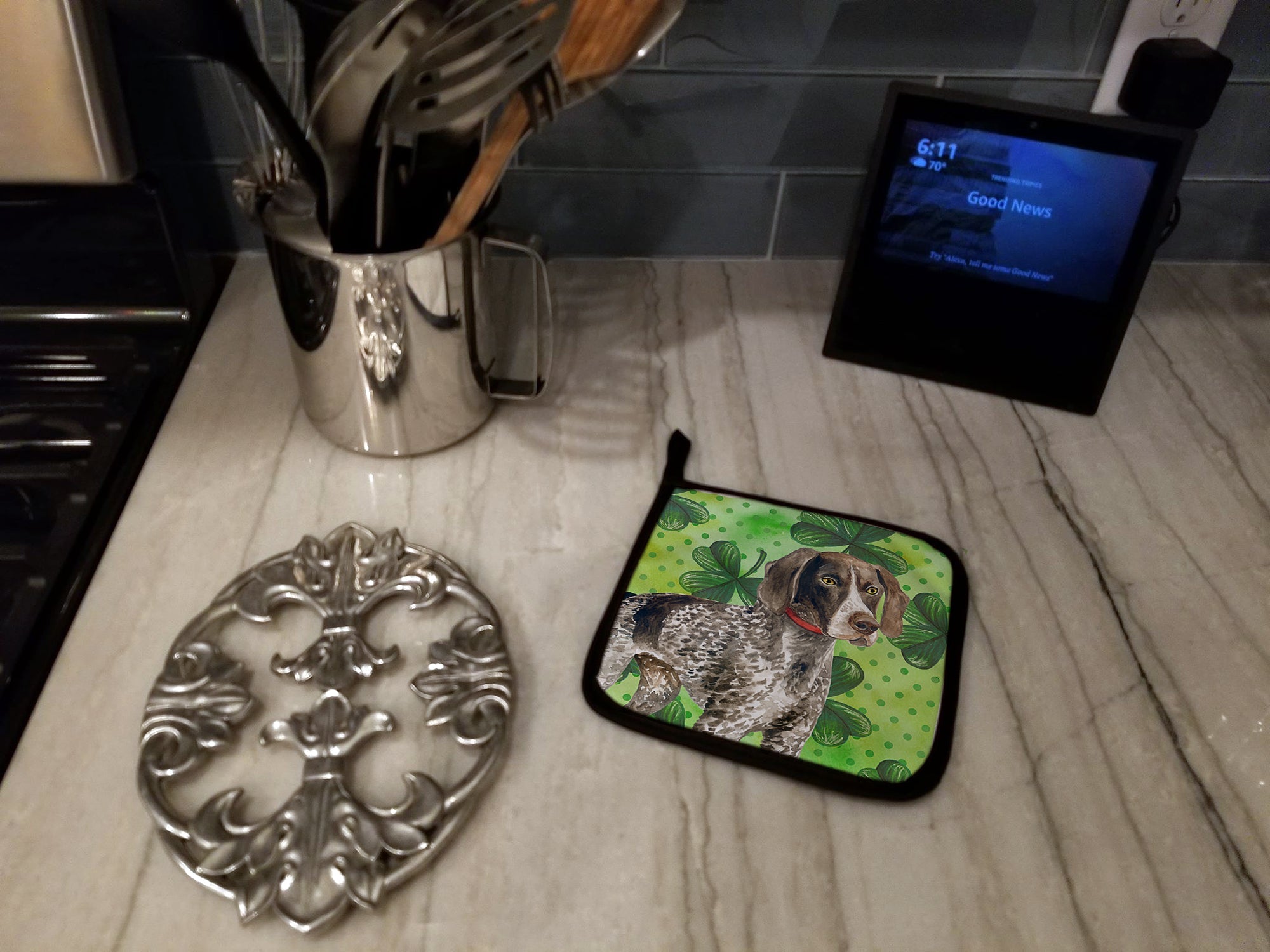 German Shorthaired Pointer St Patrick's Pot Holder Set of 2 Heat Resistant Quilted Hot Pads 7.5 x 7.5 Inch, Insulated Kitchen Trivets for Cooking & Baking