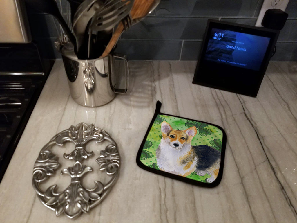 Pembroke Corgi St Patrick's Pot Holder Set of 2 Heat Resistant Quilted Hot Pads 7.5 x 7.5 Inch, Insulated Kitchen Trivets for Cooking & Baking