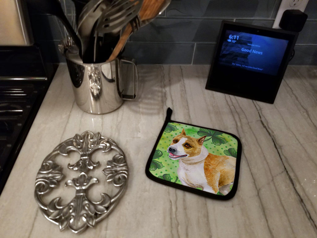 American Staffordshire St Patrick's Pot Holder Set of 2 Heat Resistant Quilted Hot Pads 7.5 x 7.5 Inch, Insulated Kitchen Trivets for Cooking & Baking