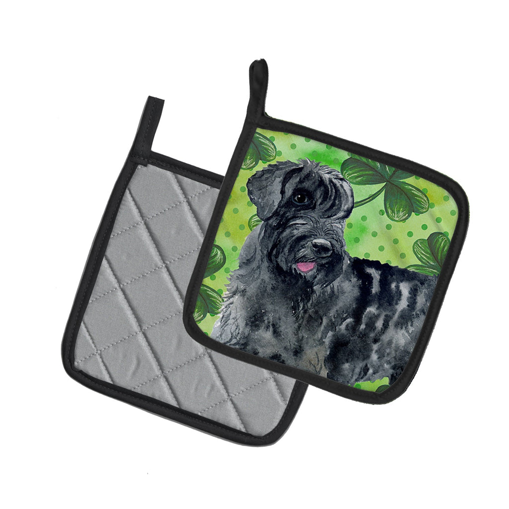 Giant Schnauzer St Patrick's Pot Holder Set of 2 Heat Resistant Quilted Hot Pads 7.5 x 7.5 Inch, Insulated Kitchen Trivets for Cooking & Baking