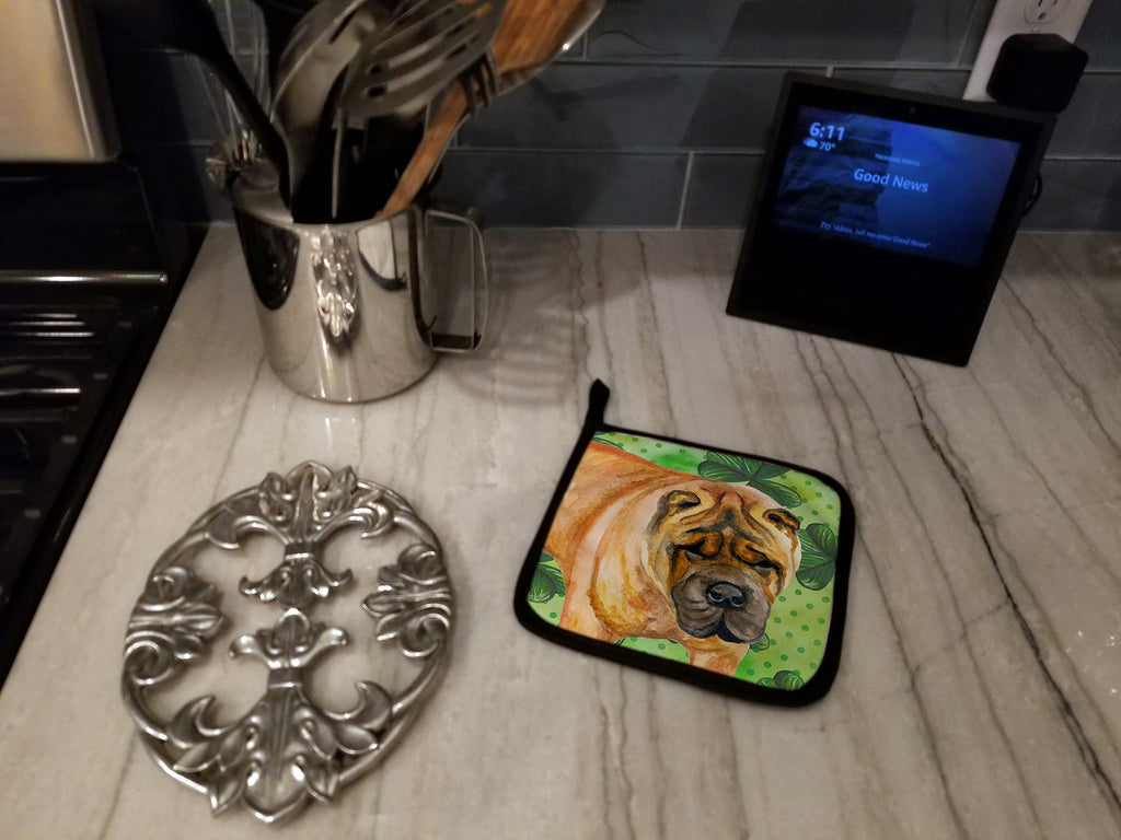 Shar Pei St Patrick's Pot Holder Set of 2 Heat Resistant Quilted Hot Pads 7.5 x 7.5 Inch, Insulated Kitchen Trivets for Cooking & Baking