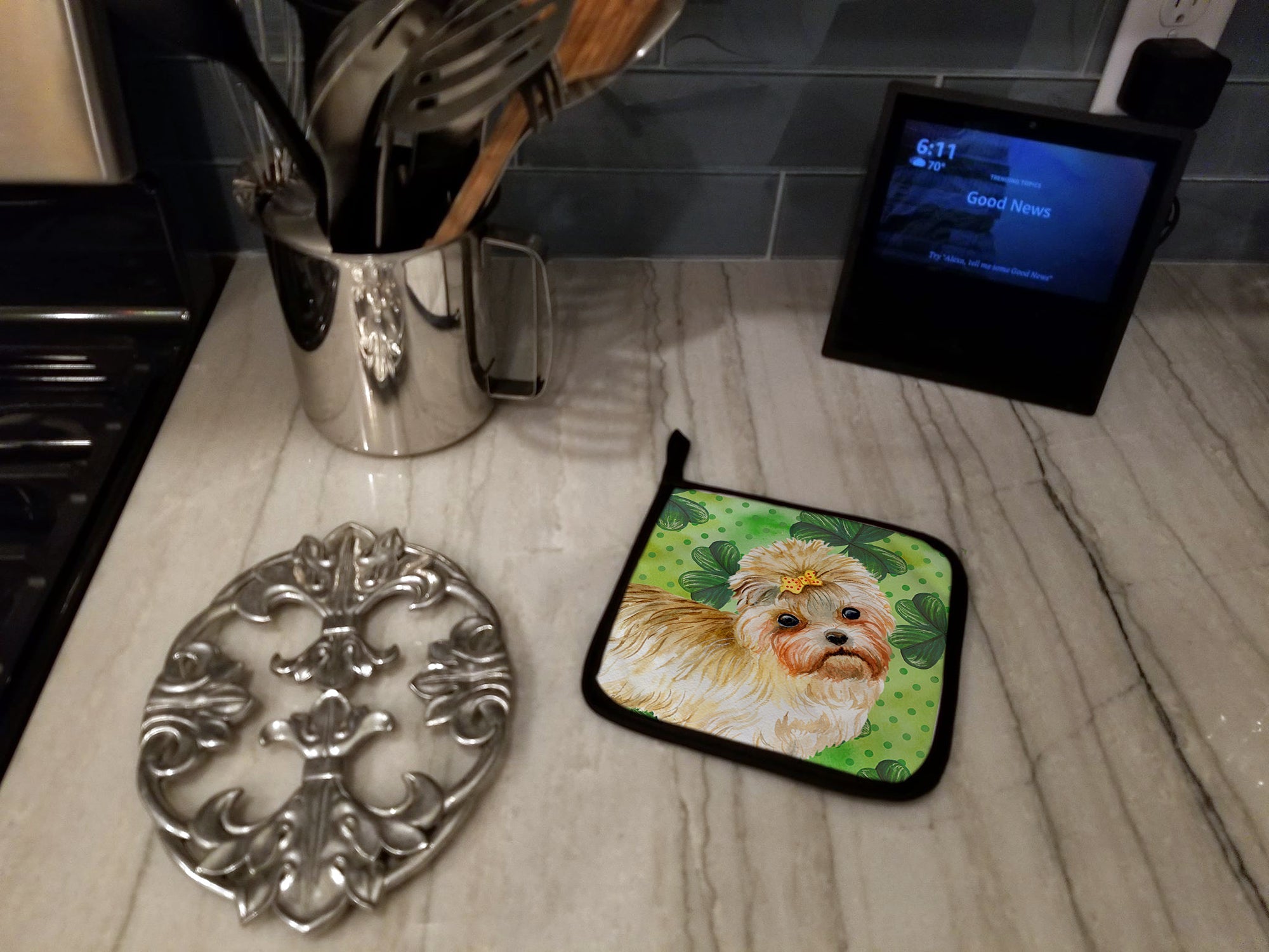 Morkie St Patrick's Pot Holder Set of 2 Heat Resistant Quilted Hot Pads 7.5 x 7.5 Inch, Insulated Kitchen Trivets for Cooking & Baking
