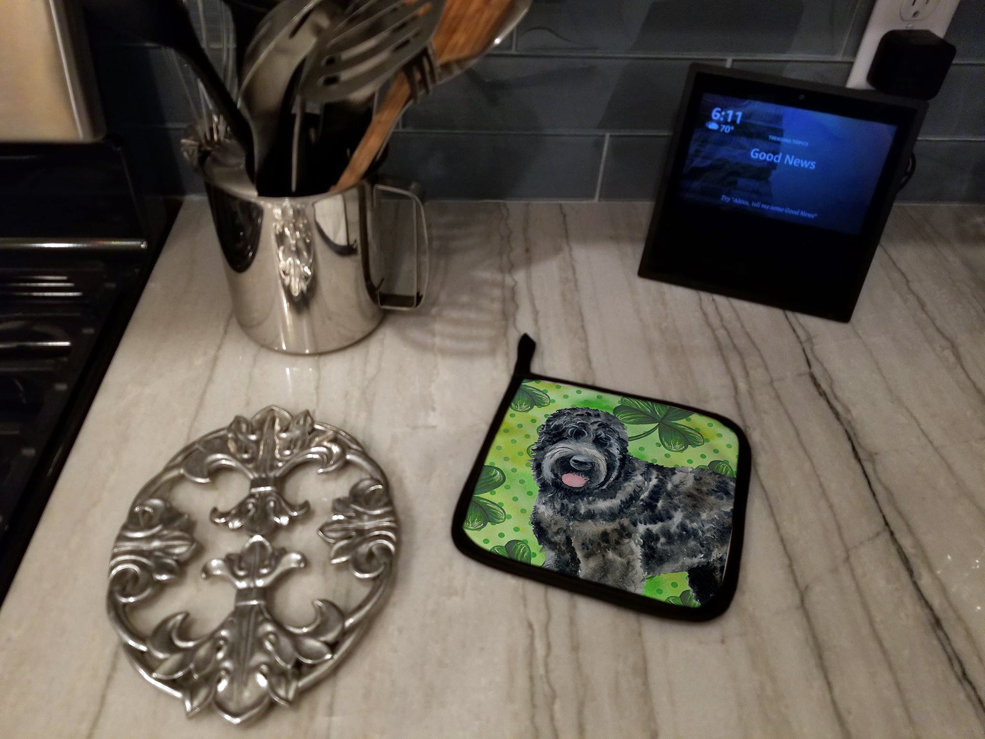 Black Russian Terrier St Patrick's Pot Holder Set of 2 Heat Resistant Quilted Hot Pads 7.5 x 7.5 Inch, Insulated Kitchen Trivets for Cooking & Baking
