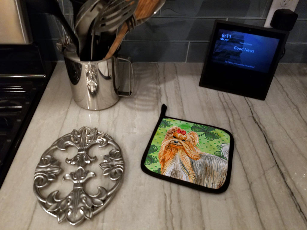 Yorkshire Terrier St Patrick's Pot Holder Set of 2 Heat Resistant Quilted Hot Pads 7.5 x 7.5 Inch, Insulated Kitchen Trivets for Cooking & Baking