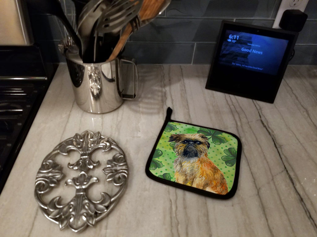 Brussels Griffon St Patrick's Pot Holder Set of 2 Heat Resistant Quilted Hot Pads 7.5 x 7.5 Inch, Insulated Kitchen Trivets for Cooking & Baking