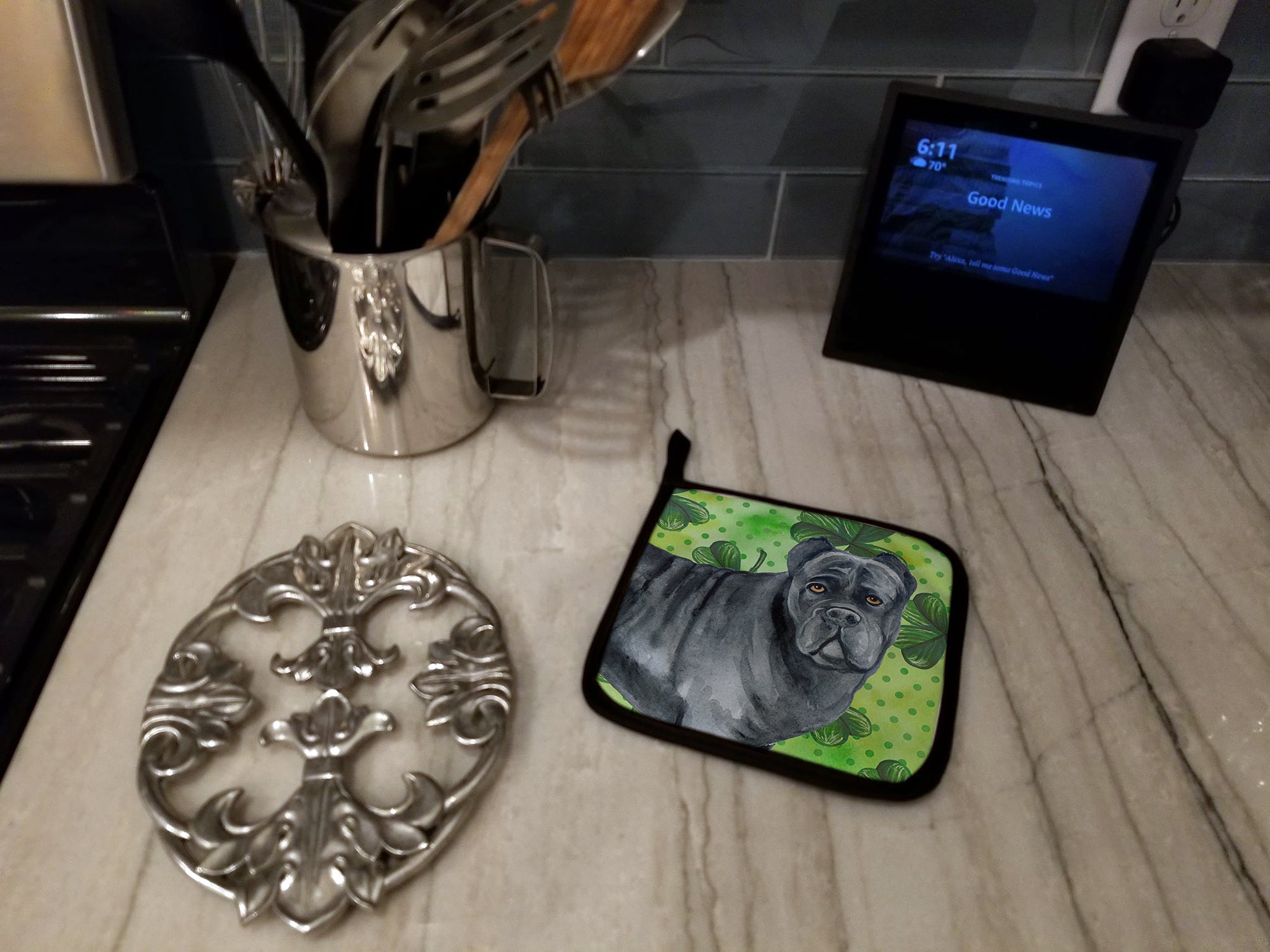 Cane Corso St Patrick's Pot Holder Set of 2 Heat Resistant Quilted Hot Pads 7.5 x 7.5 Inch, Insulated Kitchen Trivets for Cooking & Baking