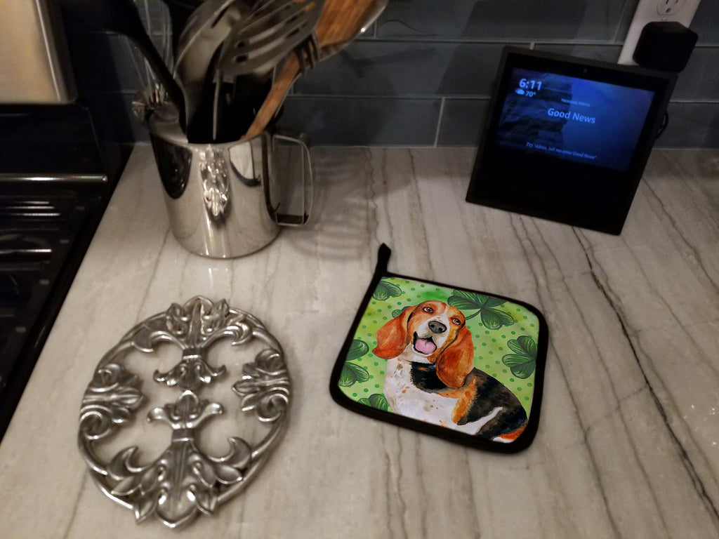 Basset Hound St Patrick's Pot Holder Set of 2 Heat Resistant Quilted Hot Pads 7.5 x 7.5 Inch, Insulated Kitchen Trivets for Cooking & Baking