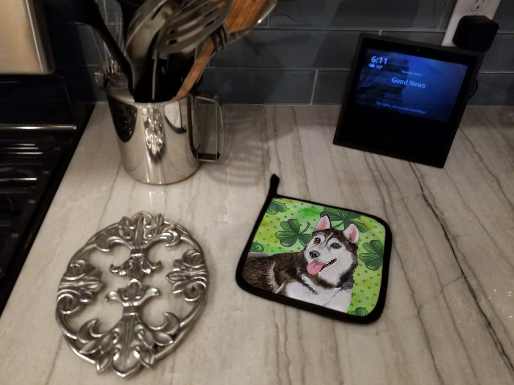 Siberian Husky #2 St Patrick's Pot Holder Set of 2 Heat Resistant Quilted Hot Pads 7.5 x 7.5 Inch, Insulated Kitchen Trivets for Cooking & Baking