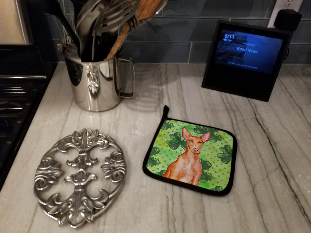 Pharaoh Hound St Patrick's Pot Holder Set of 2 Heat Resistant Quilted Hot Pads 7.5 x 7.5 Inch, Insulated Kitchen Trivets for Cooking & Baking