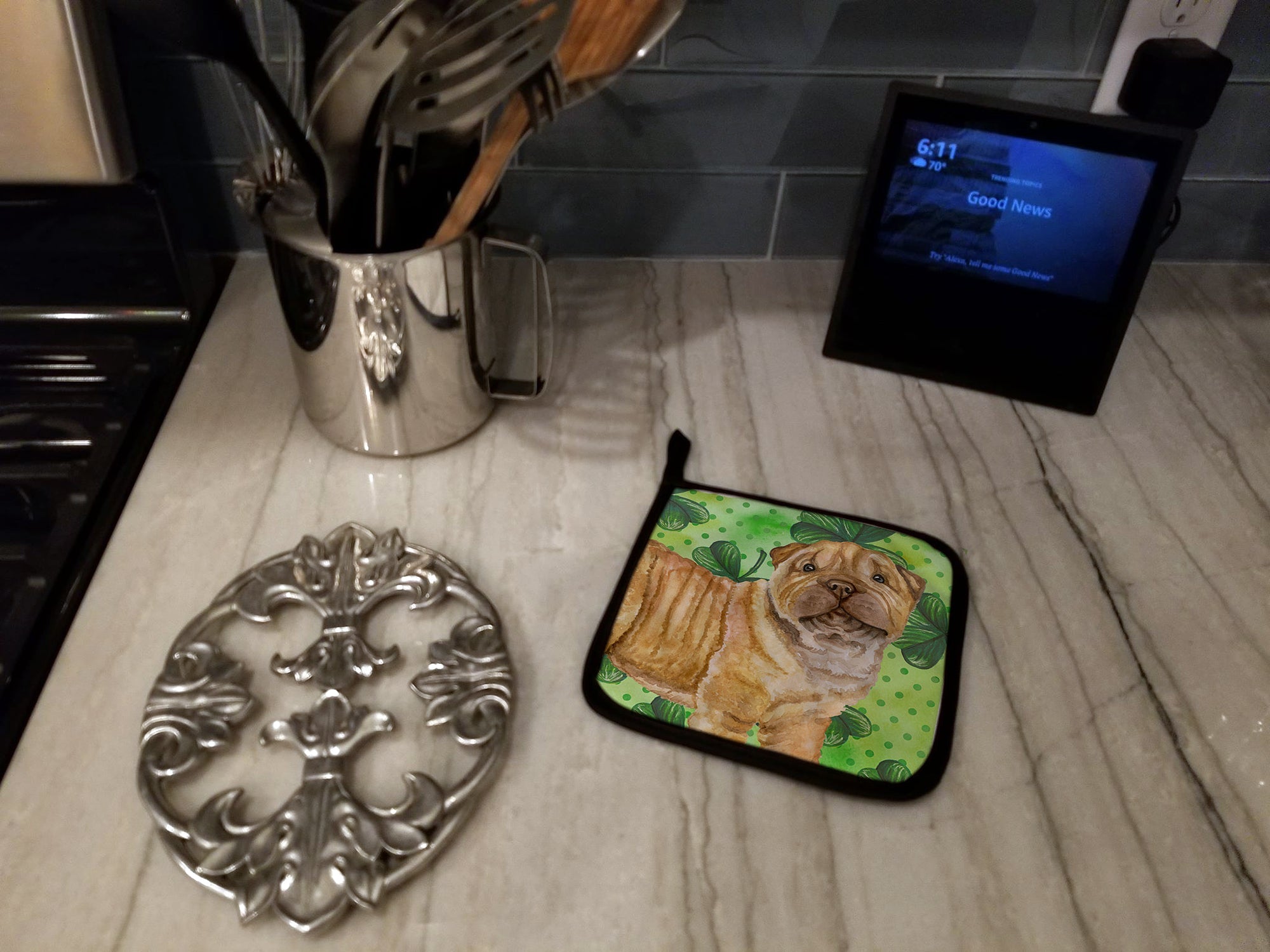 Shar Pei Puppy St Patrick's Pot Holder Set of 2 Heat Resistant Quilted Hot Pads 7.5 x 7.5 Inch, Insulated Kitchen Trivets for Cooking & Baking