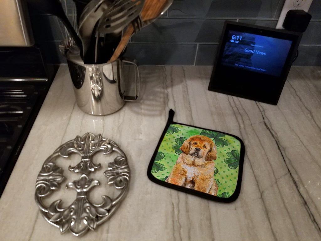 Tibetan Mastiff St Patrick's Pot Holder Set of 2 Heat Resistant Quilted Hot Pads 7.5 x 7.5 Inch, Insulated Kitchen Trivets for Cooking & Baking