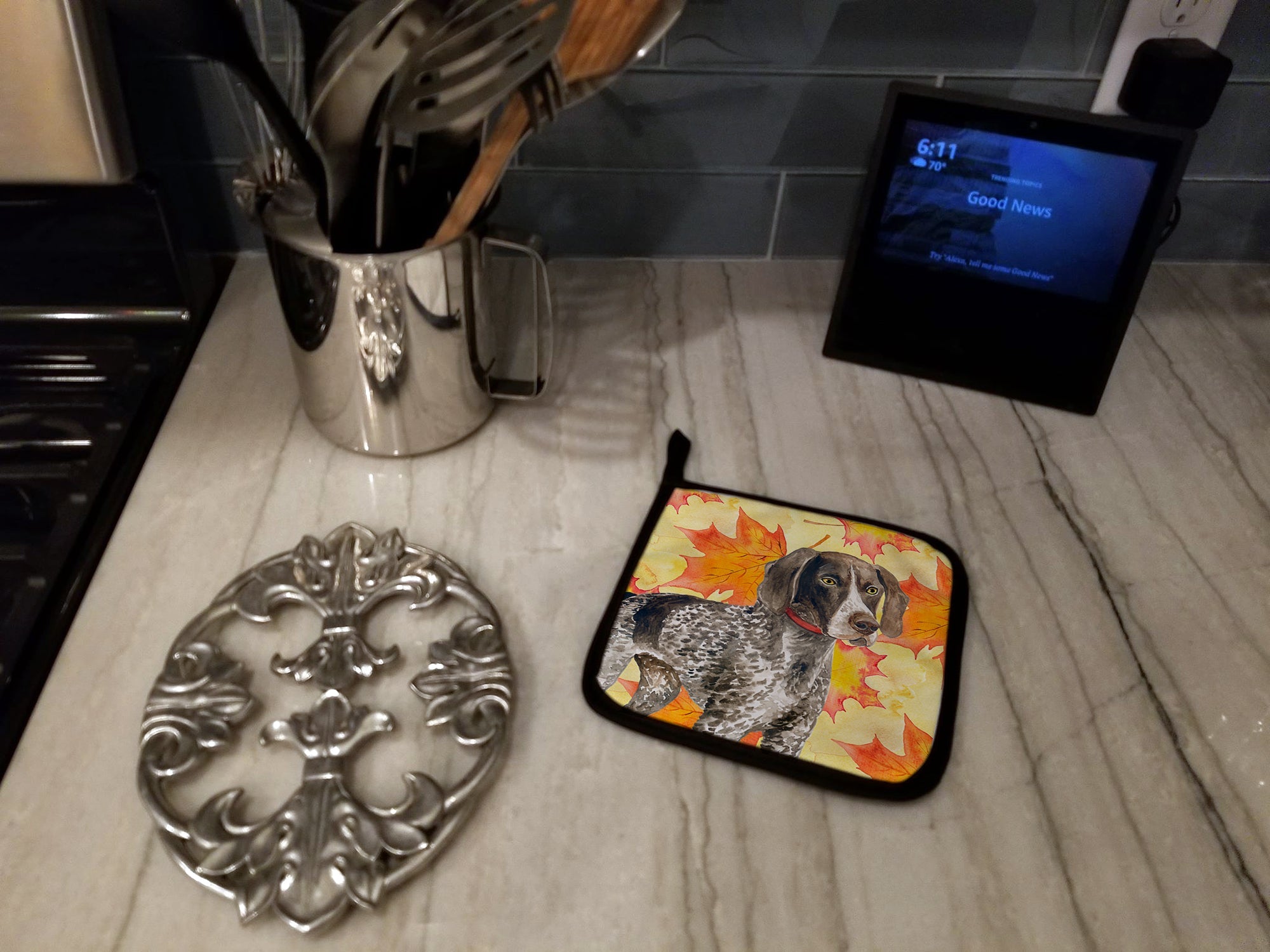 German Shorthaired Pointer Fall Pot Holder Set of 2 Heat Resistant Quilted Hot Pads 7.5 x 7.5 Inch, Insulated Kitchen Trivets for Cooking & Baking