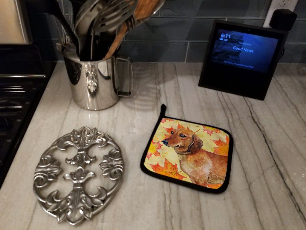 Dachshund Fall Pot Holder Set of 2 Heat Resistant Quilted Hot Pads 7.5 x 7.5 Inch, Insulated Kitchen Trivets for Cooking & Baking