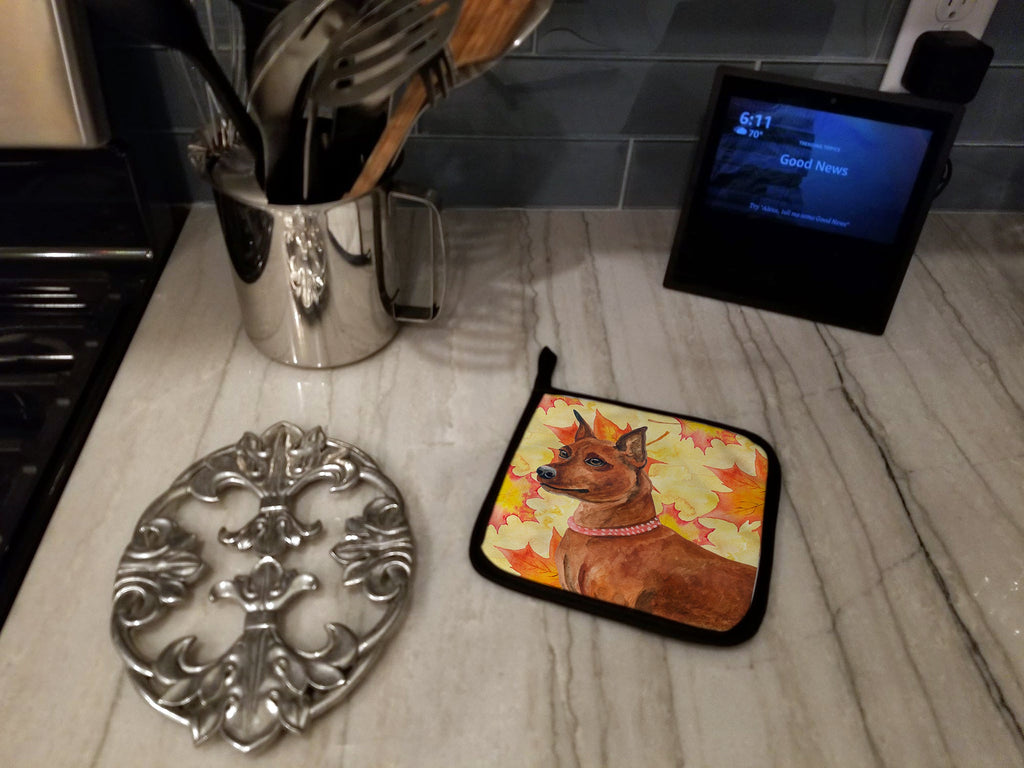 Miniature Pinscher Fall Pot Holder Set of 2 Heat Resistant Quilted Hot Pads 7.5 x 7.5 Inch, Insulated Kitchen Trivets for Cooking & Baking