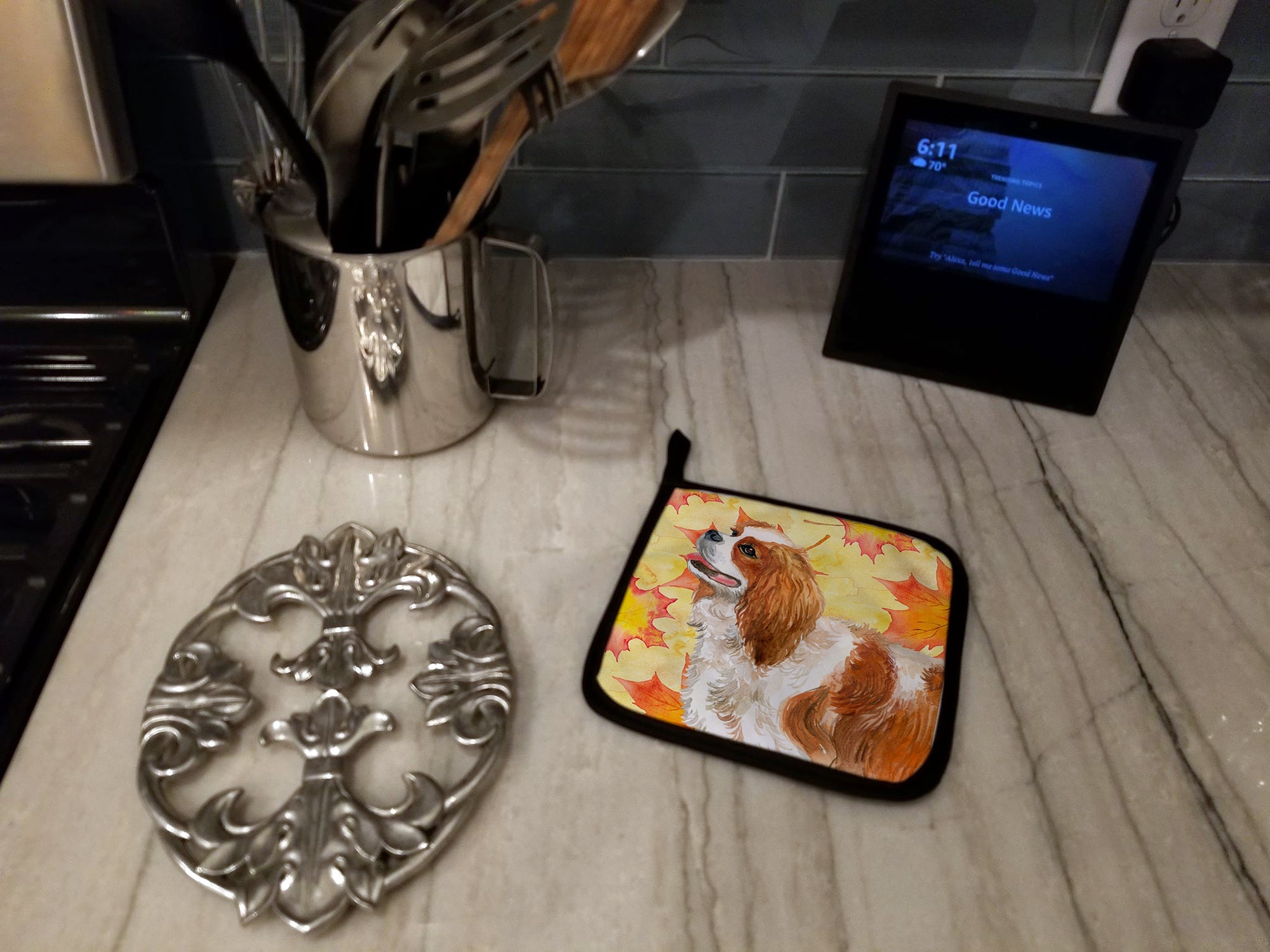 Cavalier Spaniel Fall Pot Holder Set of 2 Heat Resistant Quilted Hot Pads 7.5 x 7.5 Inch, Insulated Kitchen Trivets for Cooking & Baking