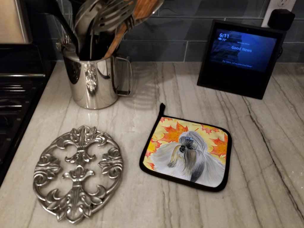 Shih Tzu Fall Pot Holder Set of 2 Heat Resistant Quilted Hot Pads 7.5 x 7.5 Inch, Insulated Kitchen Trivets for Cooking & Baking