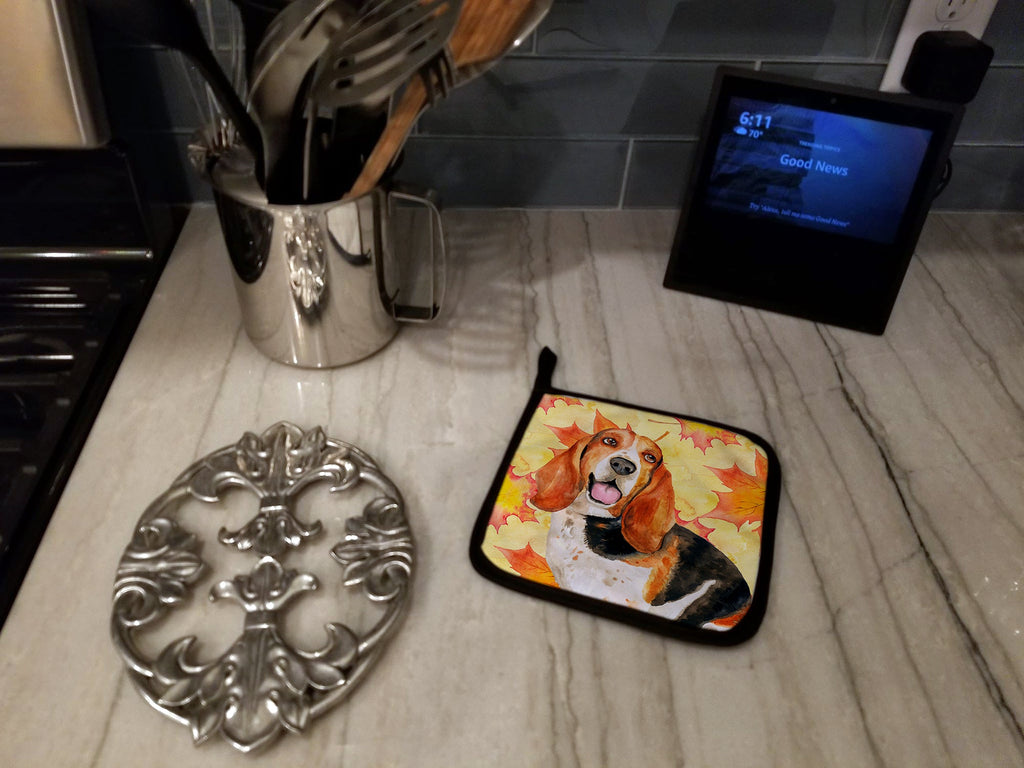 Basset Hound Fall Pot Holder Set of 2 Heat Resistant Quilted Hot Pads 7.5 x 7.5 Inch, Insulated Kitchen Trivets for Cooking & Baking