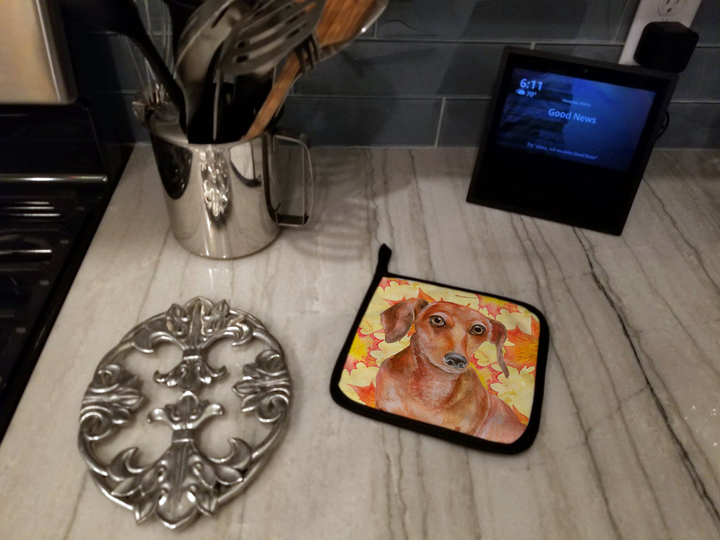 Red Dachshund Fall Pot Holder Set of 2 Heat Resistant Quilted Hot Pads 7.5 x 7.5 Inch, Insulated Kitchen Trivets for Cooking & Baking