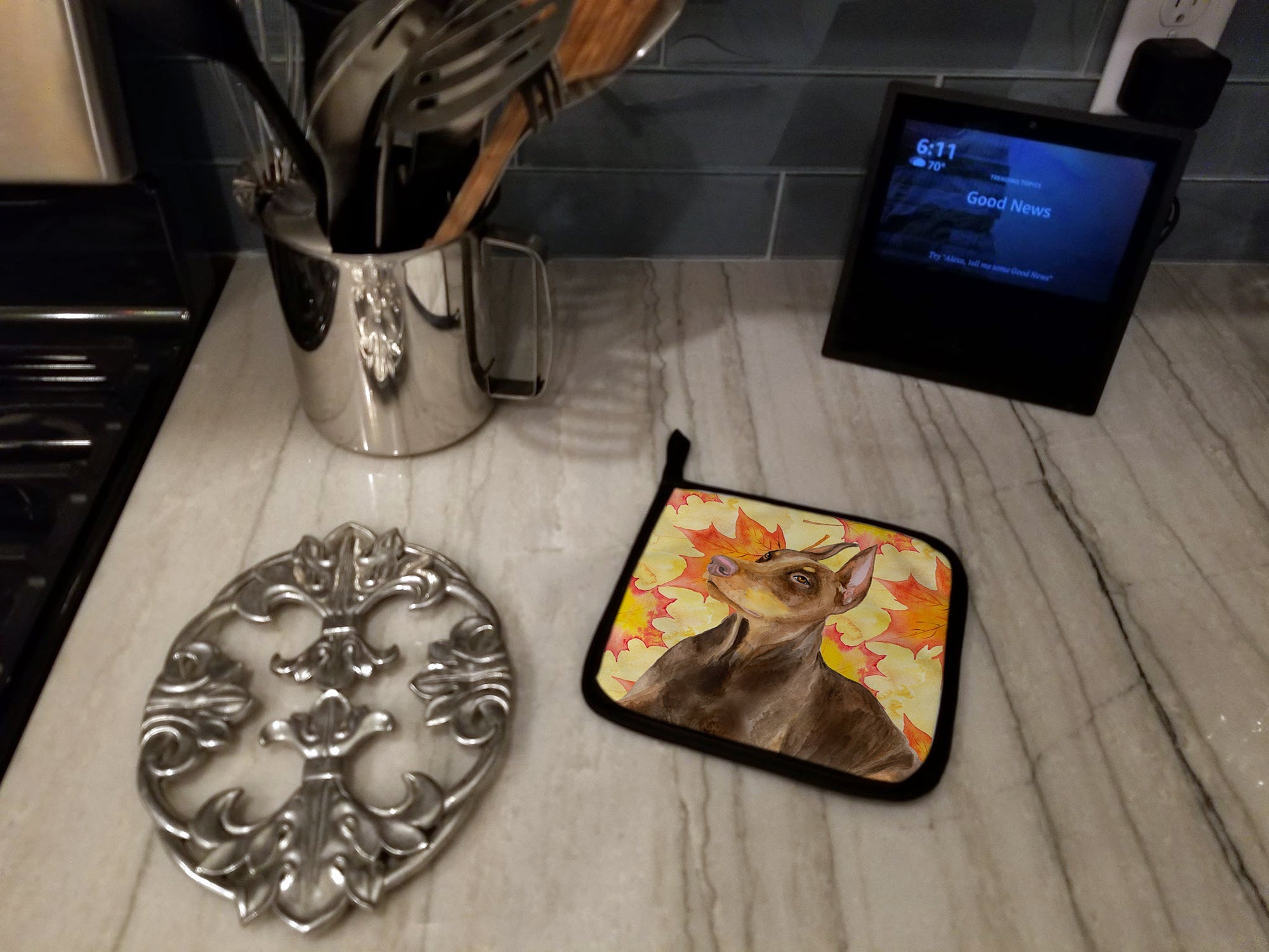 Doberman Pinscher Fall Pot Holder Set of 2 Heat Resistant Quilted Hot Pads 7.5 x 7.5 Inch, Insulated Kitchen Trivets for Cooking & Baking