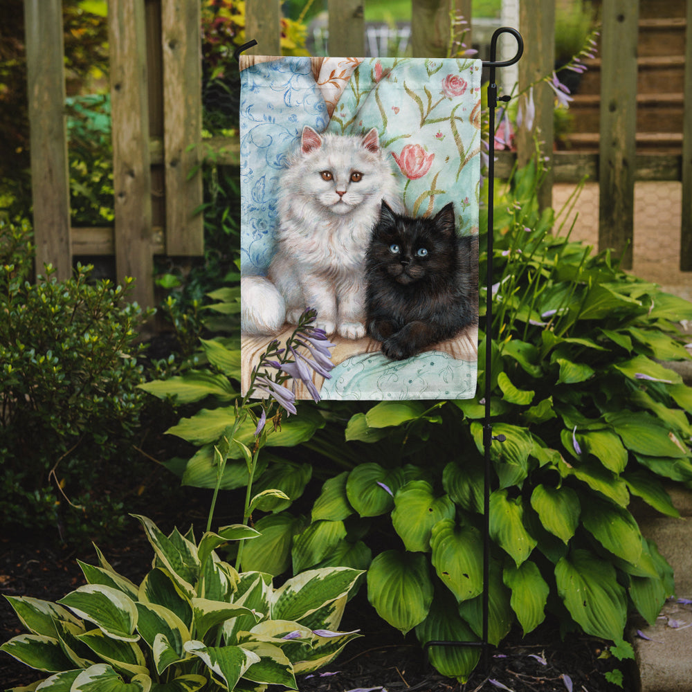 A Black Cat and A White Cat Garden Flag Mailbox Decorative Yard Banner Outside Patio Artwork for Flower Beds, Garden Size, Multicolor