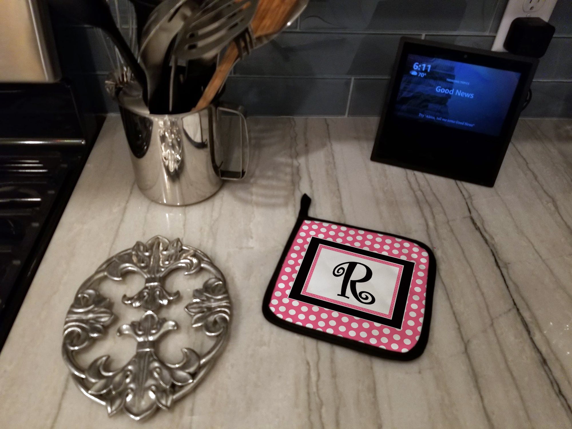 Letter R Monogram - Pink Black Polka Dots Pot Holder Set of 2 Heat Resistant Quilted Hot Pads 7.5 x 7.5 Inch, Insulated Kitchen Trivets for Cooking & Baking