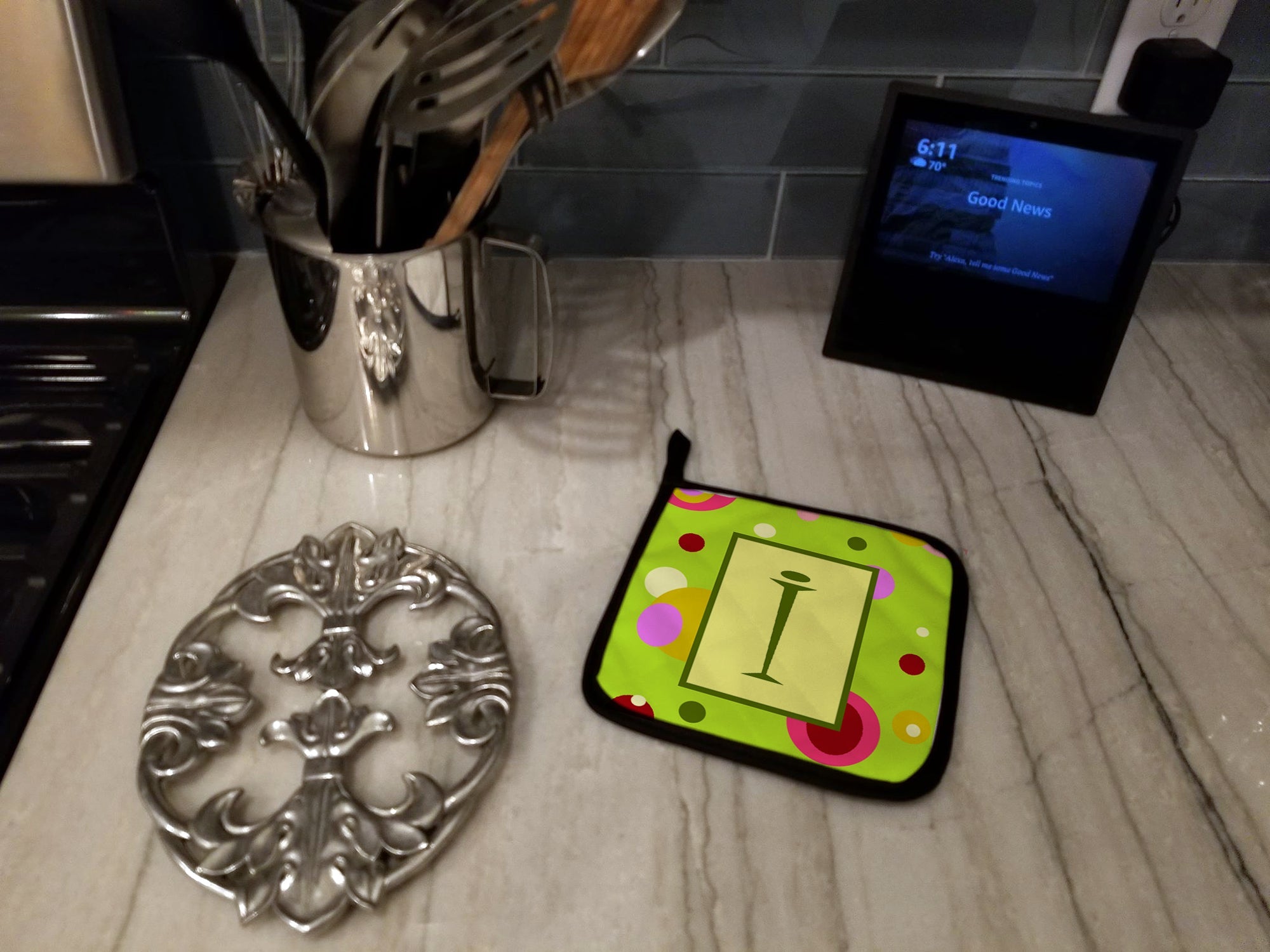 Letter I Monogram - Lime Green Pot Holder Set of 2 Heat Resistant Quilted Hot Pads 7.5 x 7.5 Inch, Insulated Kitchen Trivets for Cooking & Baking