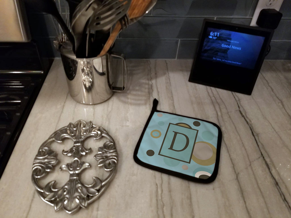 Letter D Initial Monogram - Blue Dots Pot Holder Set of 2 Heat Resistant Quilted Hot Pads 7.5 x 7.5 Inch, Insulated Kitchen Trivets for Cooking & Baking
