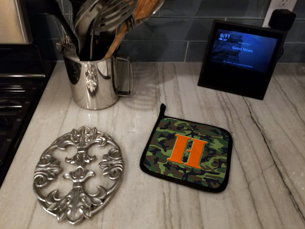 Letter H Monogram - Camo Green Pot Holder Set of 2 Heat Resistant Quilted Hot Pads 7.5 x 7.5 Inch, Insulated Kitchen Trivets for Cooking & Baking