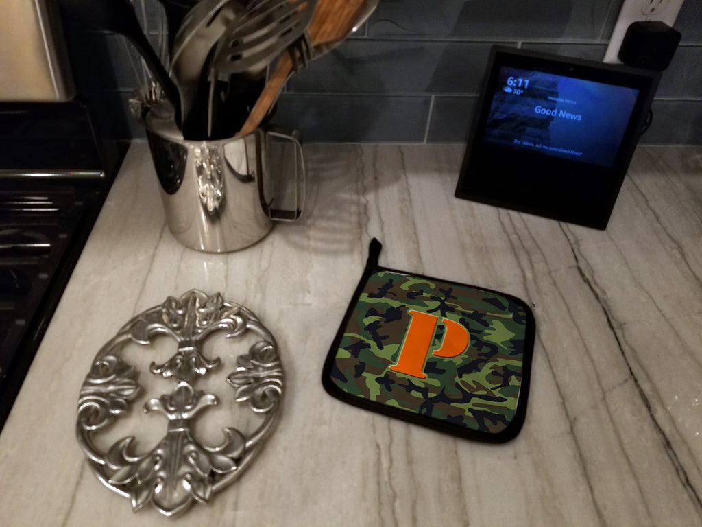 Letter P Monogram - Camo Green Pot Holder Set of 2 Heat Resistant Quilted Hot Pads 7.5 x 7.5 Inch, Insulated Kitchen Trivets for Cooking & Baking