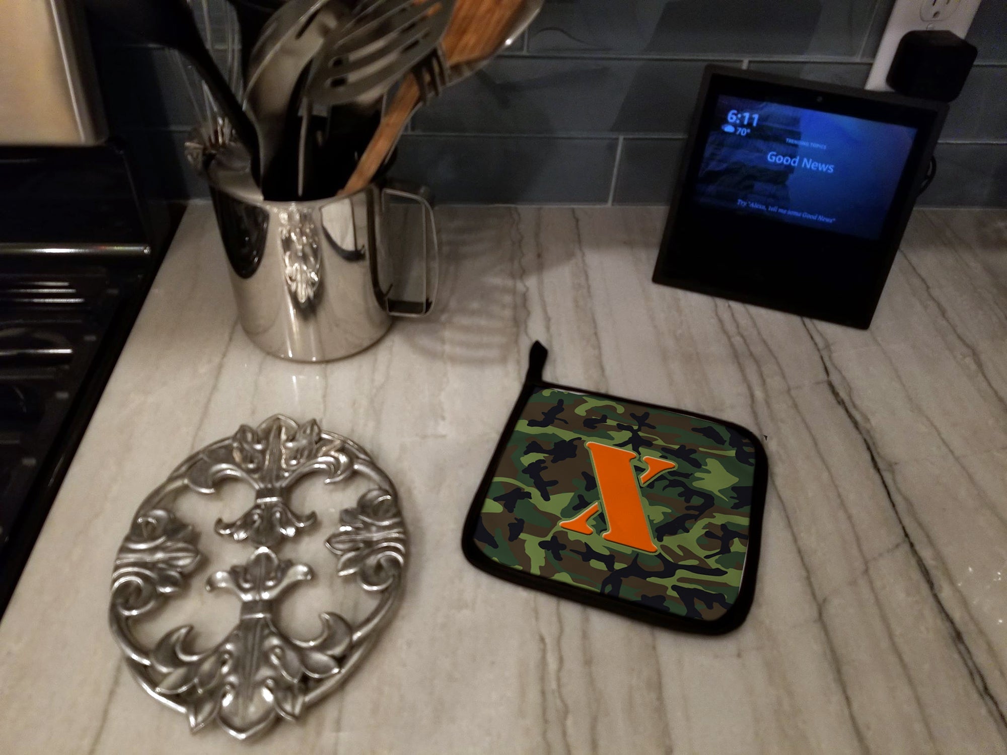 Letter X Monogram - Camo Green Pot Holder Set of 2 Heat Resistant Quilted Hot Pads 7.5 x 7.5 Inch, Insulated Kitchen Trivets for Cooking & Baking