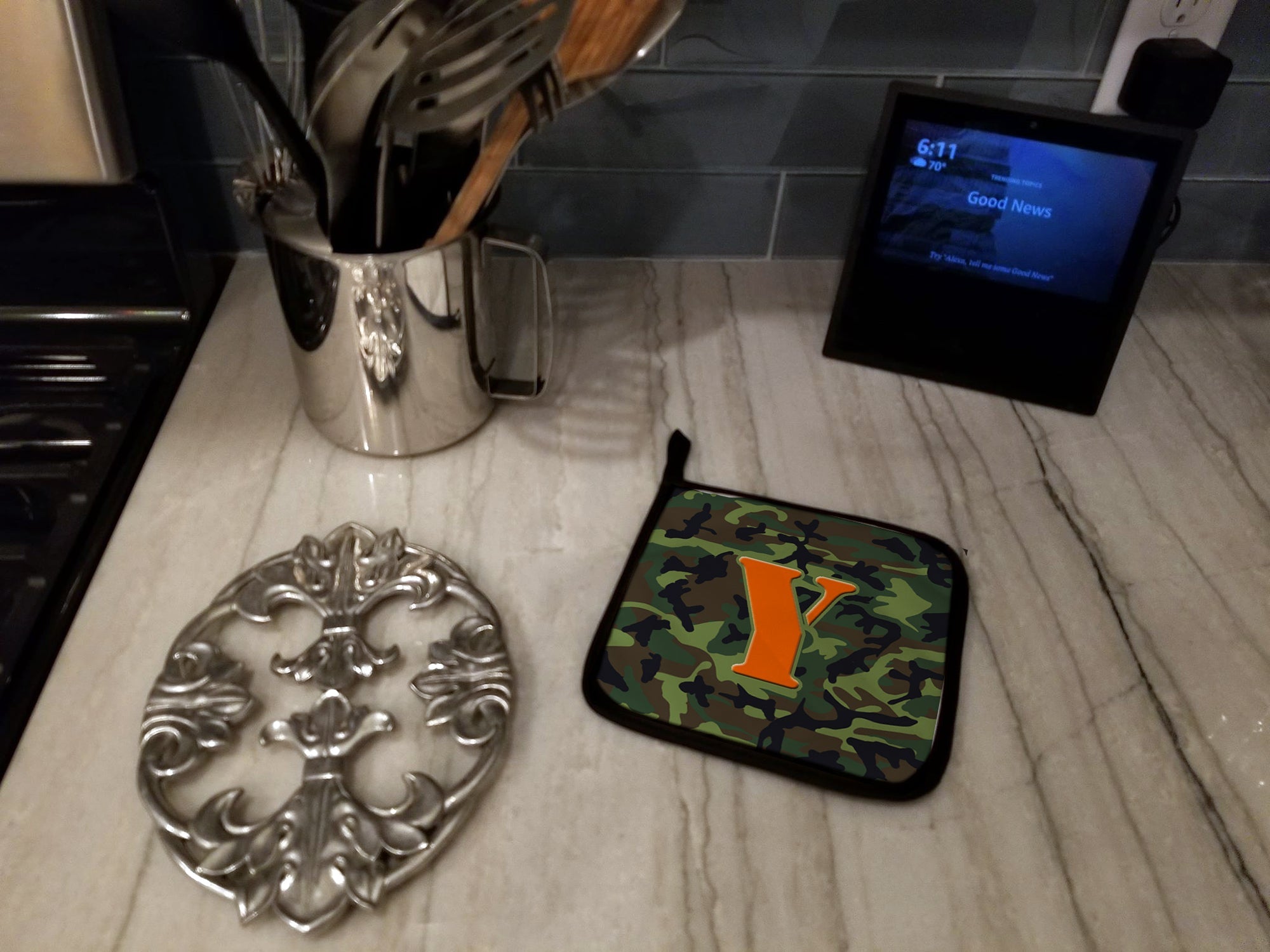 Letter Y Monogram - Camo Green Pot Holder Set of 2 Heat Resistant Quilted Hot Pads 7.5 x 7.5 Inch, Insulated Kitchen Trivets for Cooking & Baking