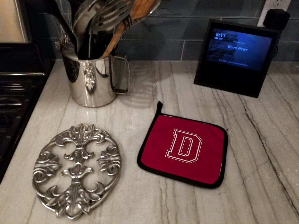 Letter D Initial Monogram - Maroon and White Pot Holder Set of 2 Heat Resistant Quilted Hot Pads 7.5 x 7.5 Inch, Insulated Kitchen Trivets for Cooking & Baking