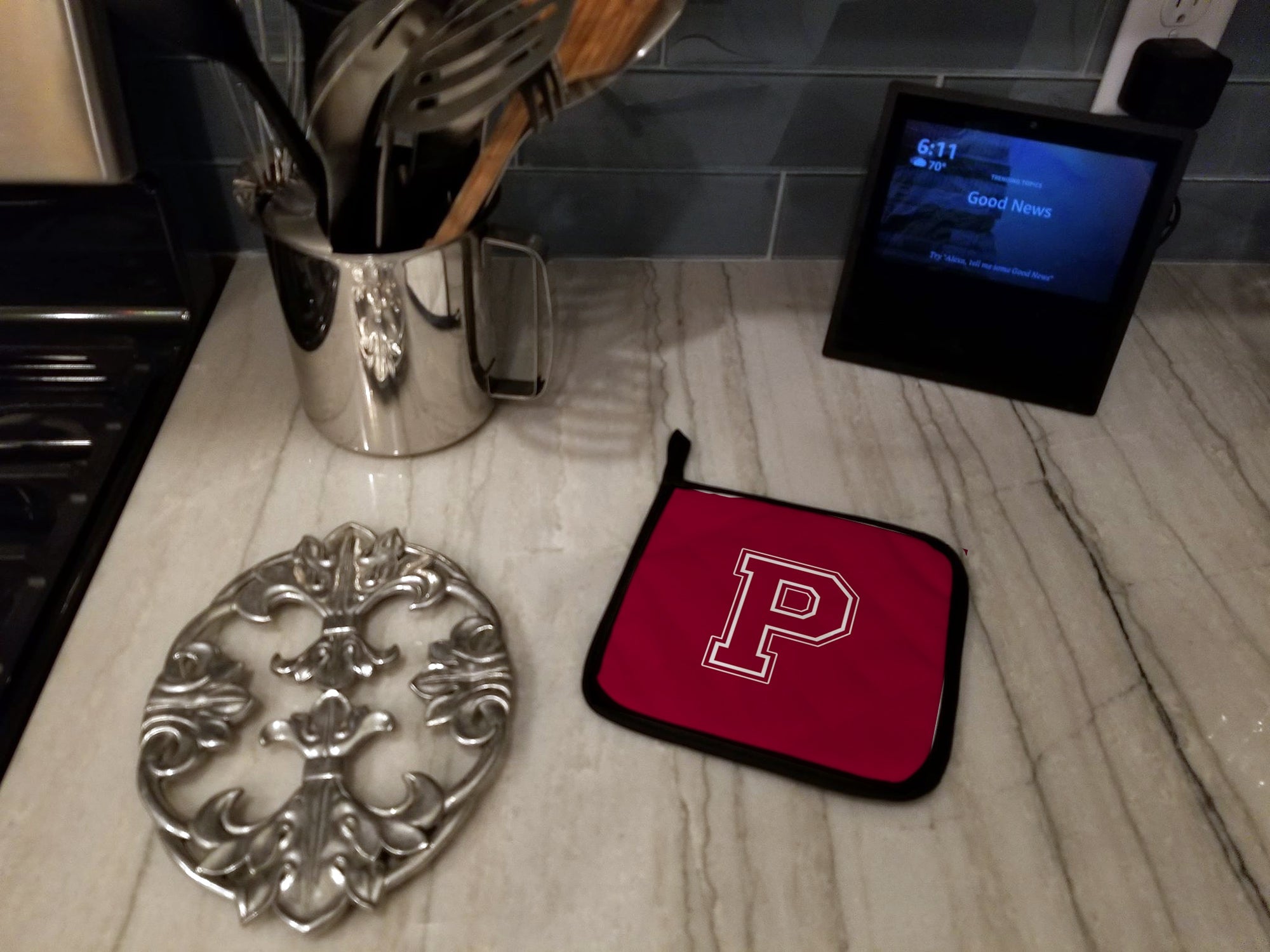 Letter P Initial Monogram - Maroon and White Pot Holder Set of 2 Heat Resistant Quilted Hot Pads 7.5 x 7.5 Inch, Insulated Kitchen Trivets for Cooking & Baking