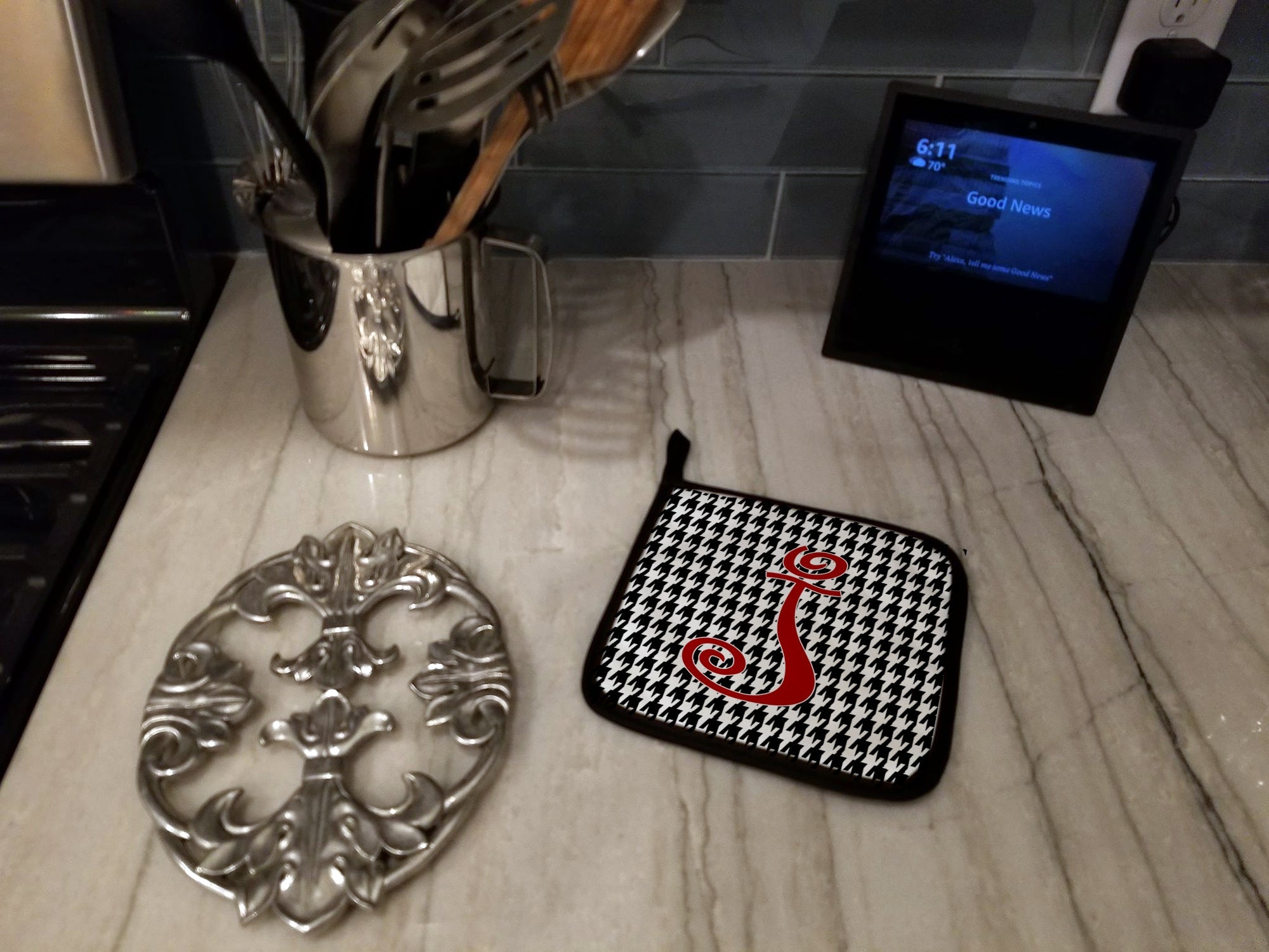 Letter J Initial Monogram - Houndstooth Black Pot Holder Set of 2 Heat Resistant Quilted Hot Pads 7.5 x 7.5 Inch, Insulated Kitchen Trivets for Cooking & Baking