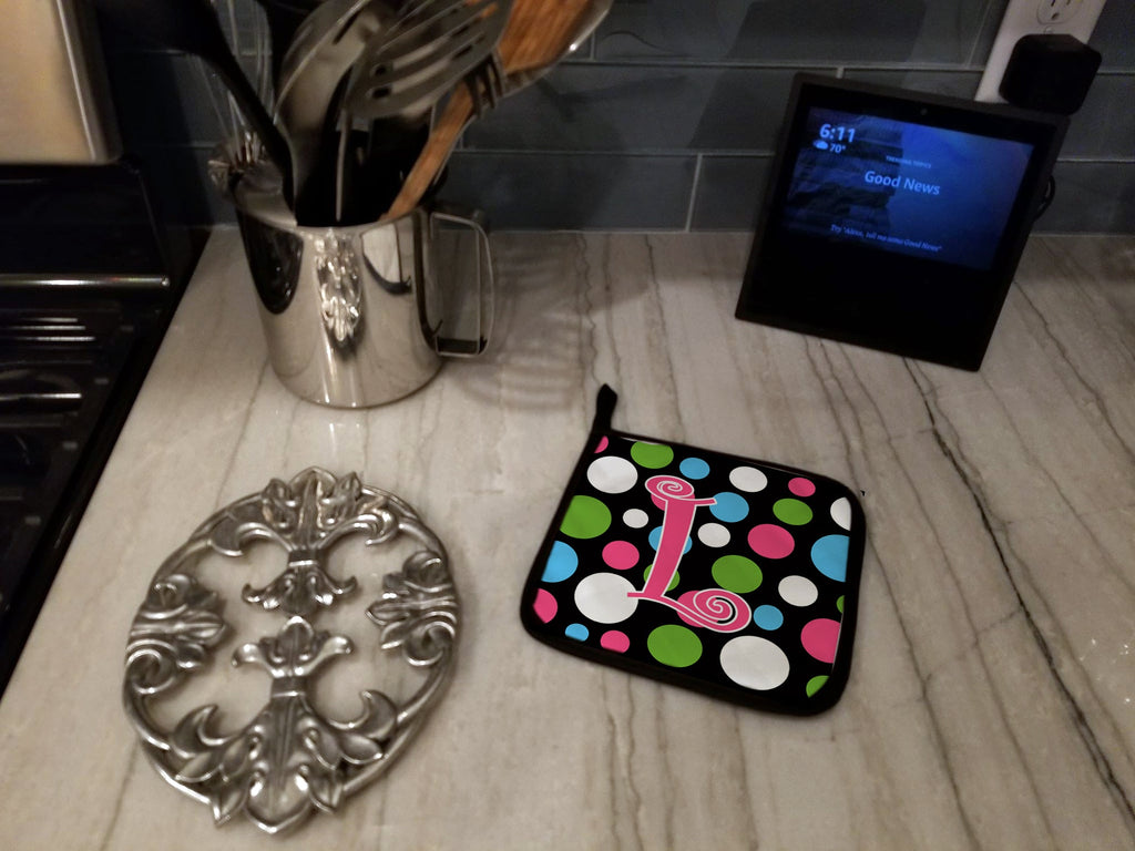 Letter L Initial Monogram - Polkadots and Pink Pot Holder Set of 2 Heat Resistant Quilted Hot Pads 7.5 x 7.5 Inch, Insulated Kitchen Trivets for Cooking & Baking