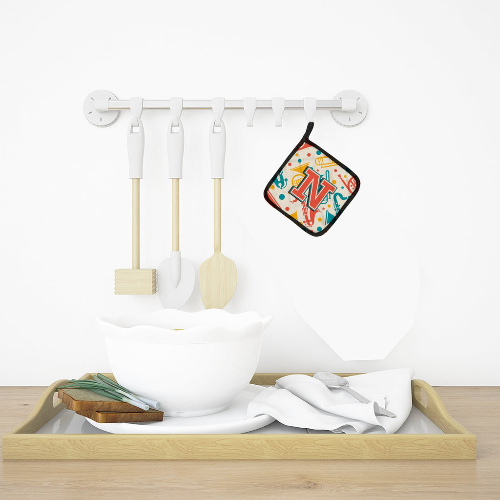 Letter N Retro Teal Orange Musical Instruments Initial Pot Holder Set of 2 Heat Resistant Quilted Hot Pads 7.5 x 7.5 Inch, Insulated Kitchen Trivets for Cooking & Baking
