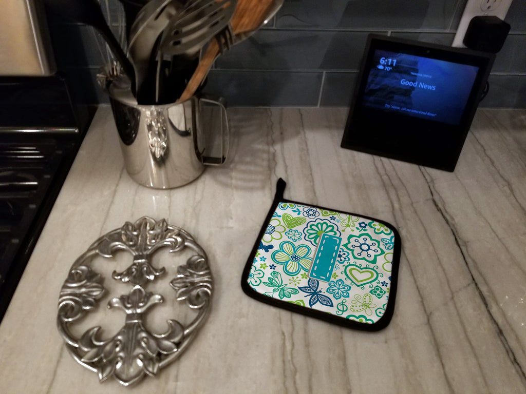 Letter I Flowers and Butterflies Teal Blue Pot Holder Set of 2 Heat Resistant Quilted Hot Pads 7.5 x 7.5 Inch, Insulated Kitchen Trivets for Cooking & Baking