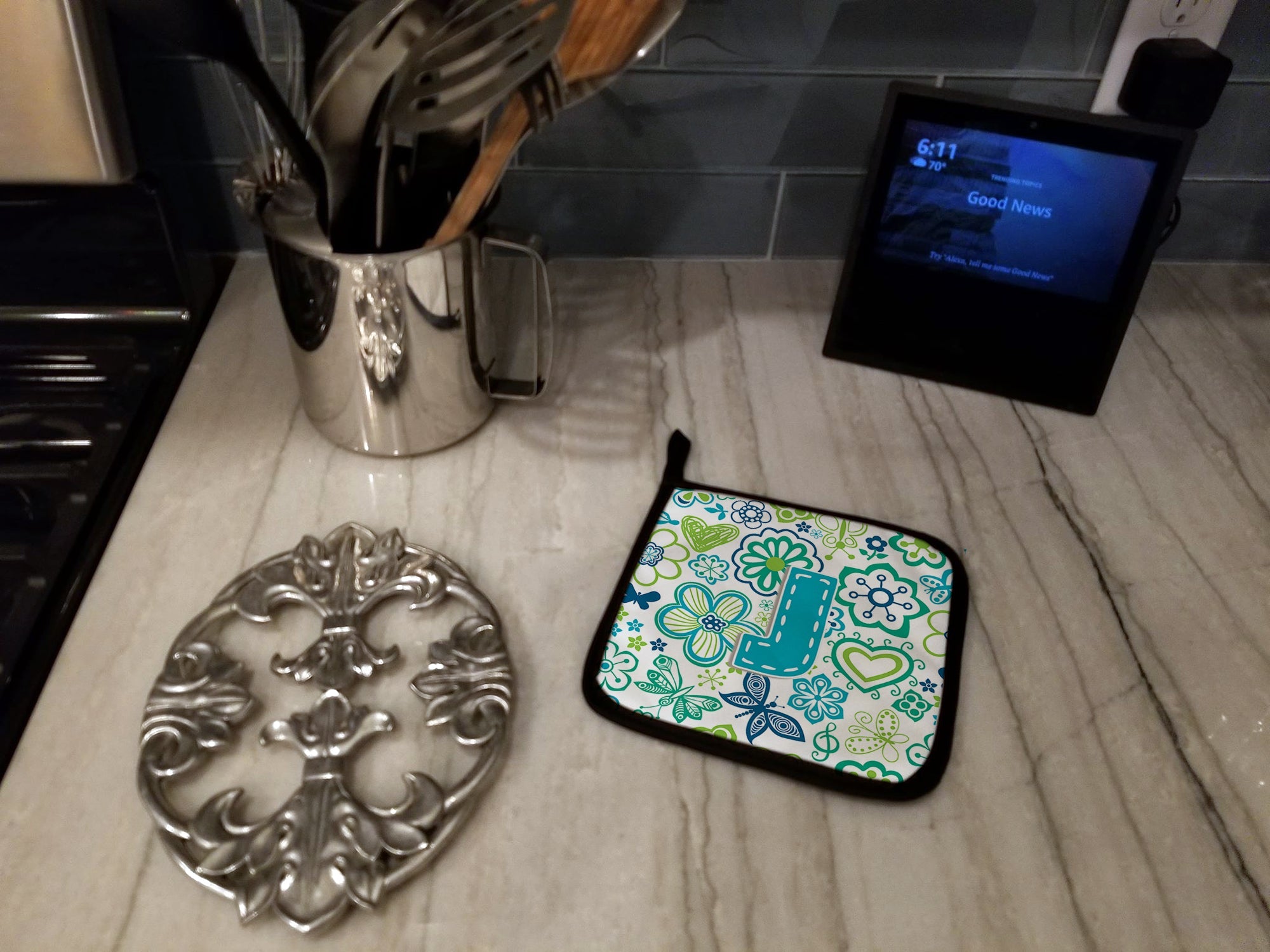 Letter J Flowers and Butterflies Teal Blue Pot Holder Set of 2 Heat Resistant Quilted Hot Pads 7.5 x 7.5 Inch, Insulated Kitchen Trivets for Cooking & Baking