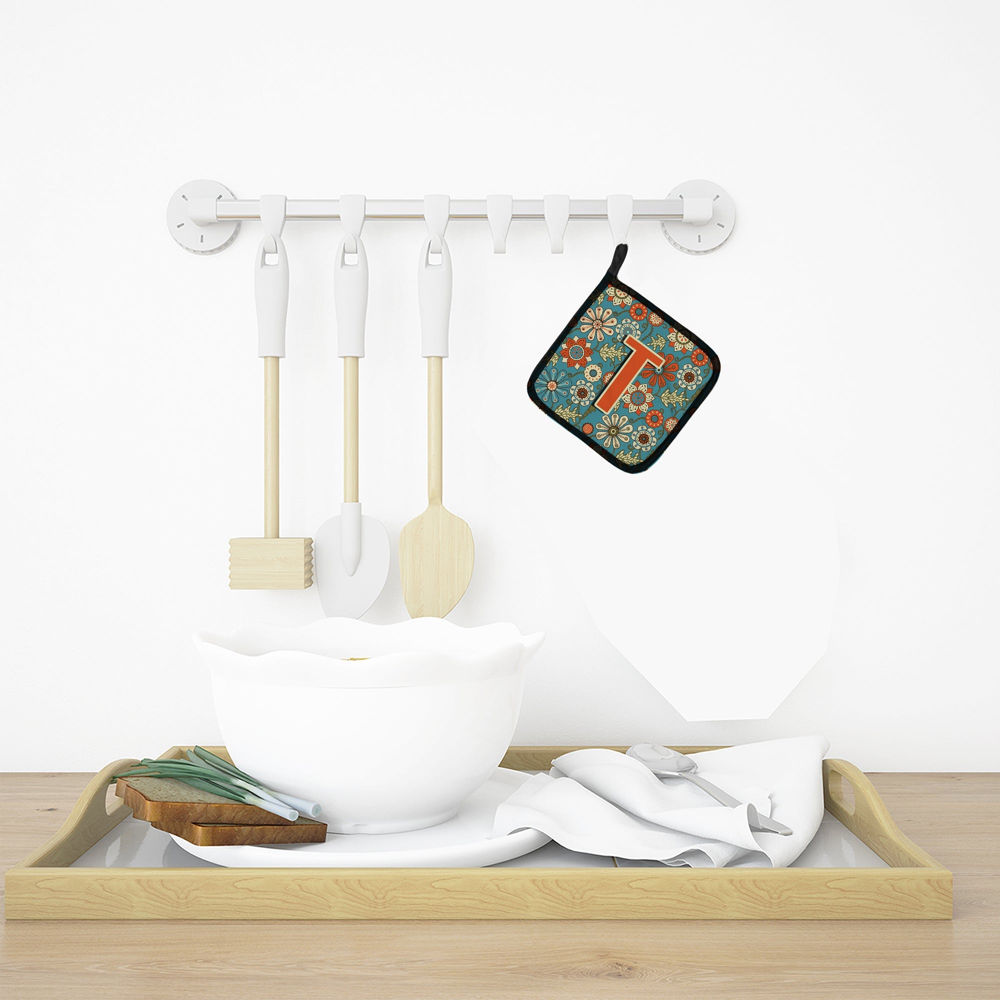 Letter T Flowers Retro Blue Pot Holder Set of 2 Heat Resistant Quilted Hot Pads 7.5 x 7.5 Inch, Insulated Kitchen Trivets for Cooking & Baking