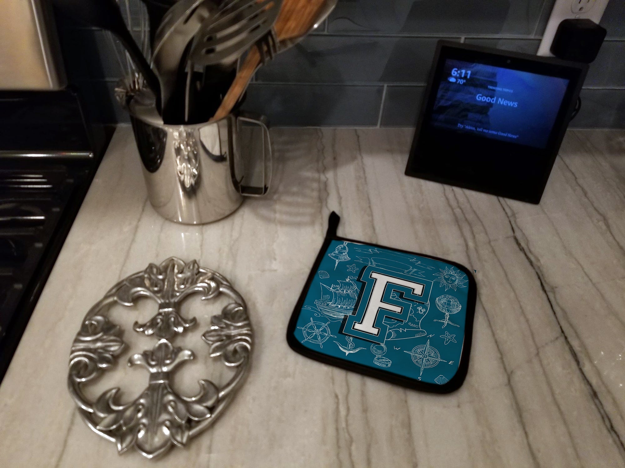 Letter F Sea Doodles Initial Alphabet Pot Holder Set of 2 Heat Resistant Quilted Hot Pads 7.5 x 7.5 Inch, Insulated Kitchen Trivets for Cooking & Baking