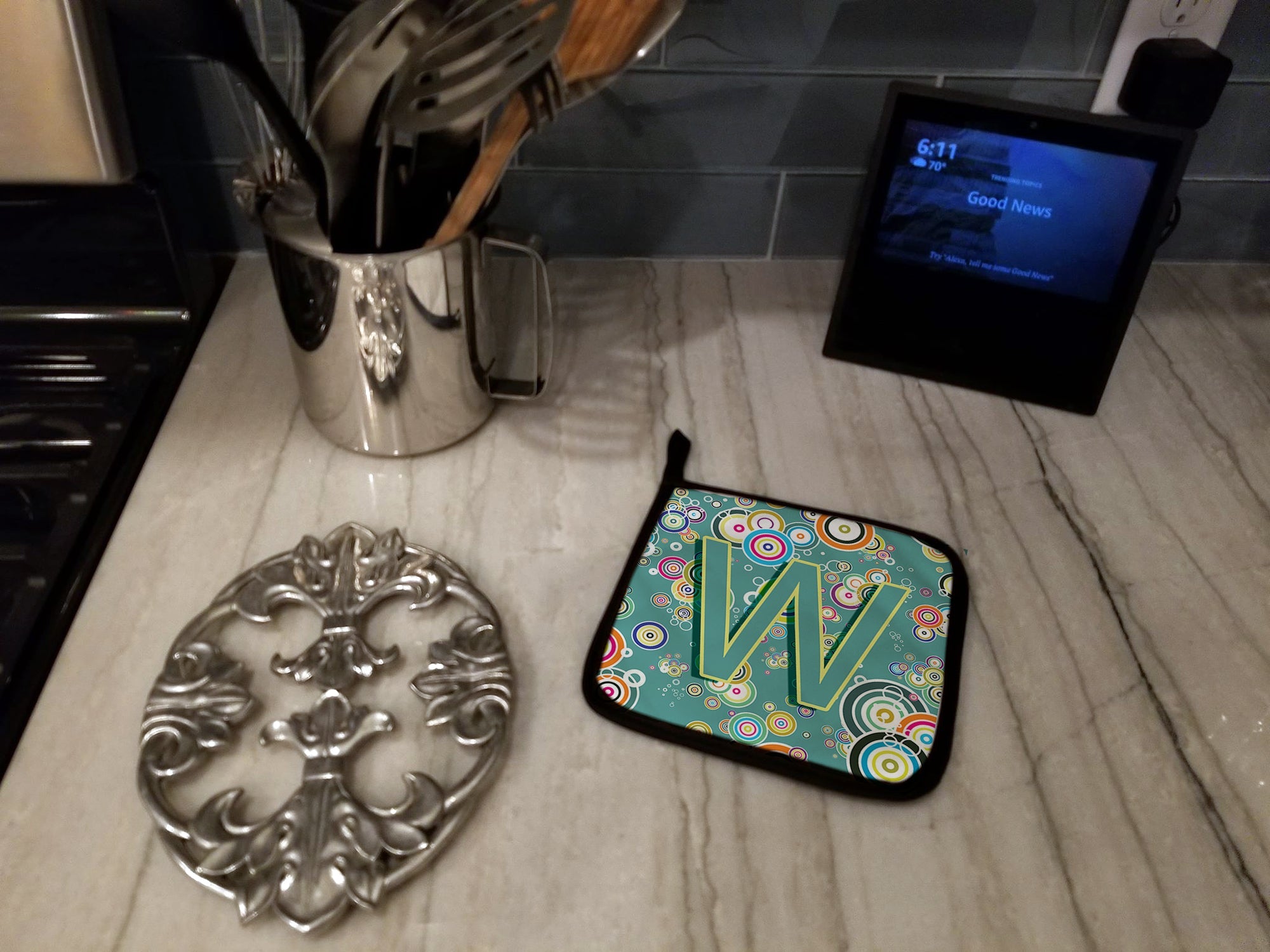 Letter W Circle Circle Teal Initial Alphabet Pot Holder Set of 2 Heat Resistant Quilted Hot Pads 7.5 x 7.5 Inch, Insulated Kitchen Trivets for Cooking & Baking