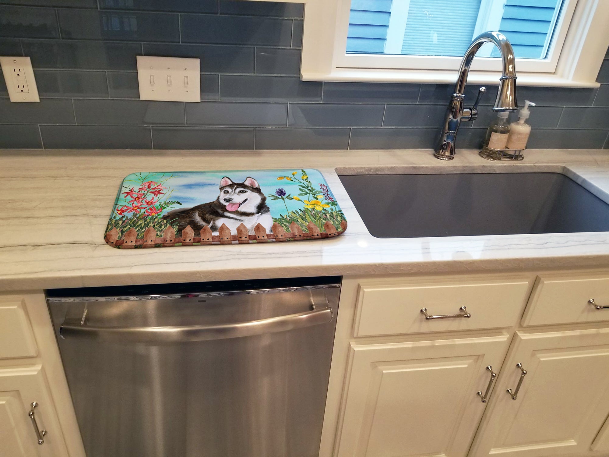Siberian Husky #2 Spring Dish Drying Mat Absorbent Dish Drying Mat Pad for Kitchen Counter Dish Drainer Mat for Countertop, 14 x 21", Multicolor