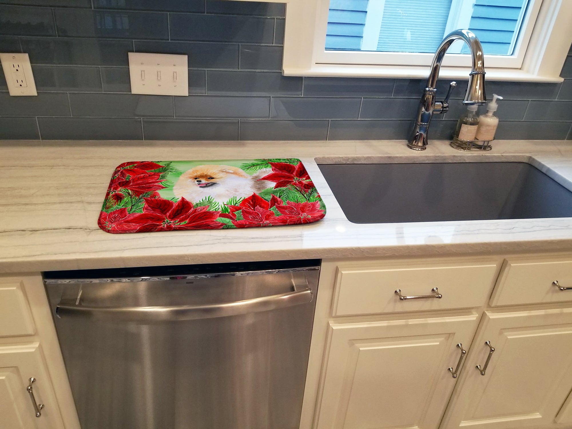 Pomeranian Poinsettas Dish Drying Mat Absorbent Dish Drying Mat Pad for Kitchen Counter Dish Drainer Mat for Countertop, 14 x 21", Multicolor